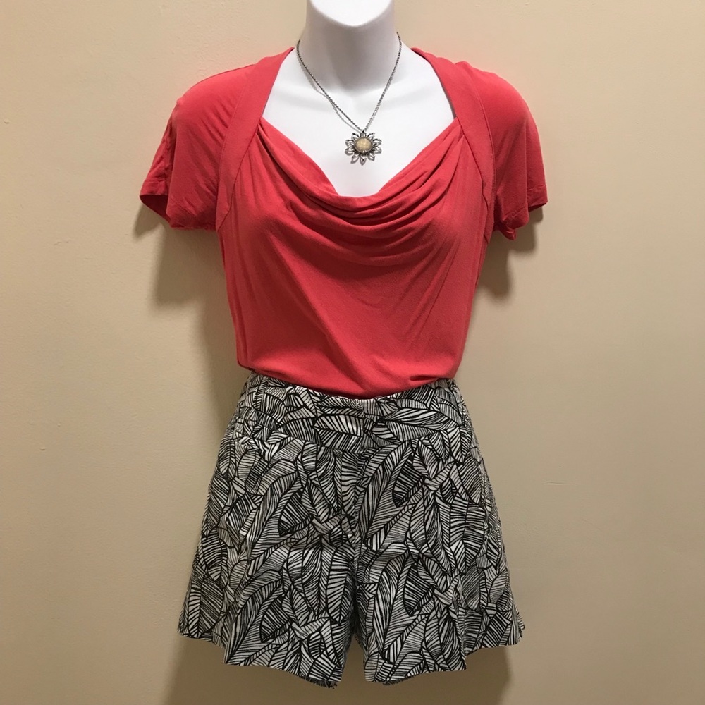 LOFT Linen Patterned Shorts - Picture 2 of 2